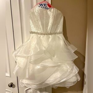 JOVANI Dress - White size 10 youth.